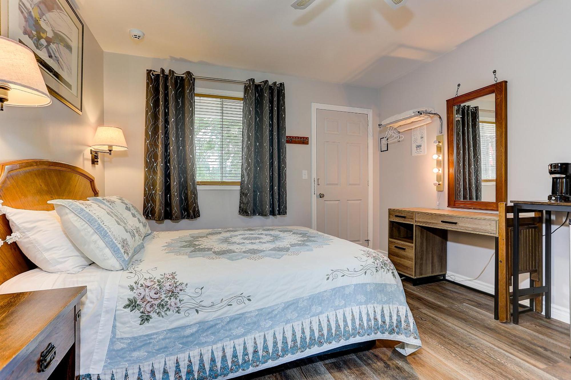 Stone Fountain Motel Fenelon Falls ห้อง รูปภาพ